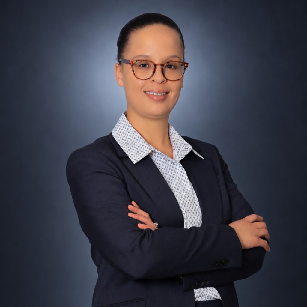Nereeze Collett - Associate
